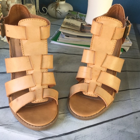 Apt 9 Leather Heels Sandals - Picture 2 of 6